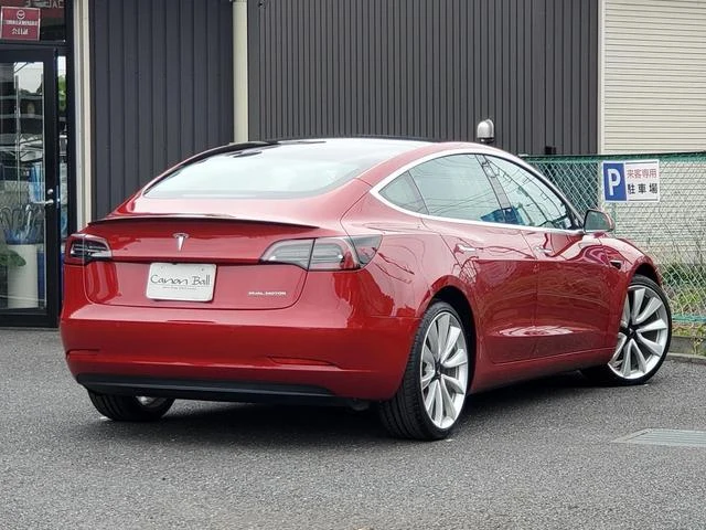 Tesla MODEL 3 17