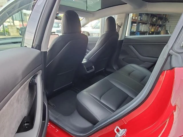 Tesla MODEL 3 27