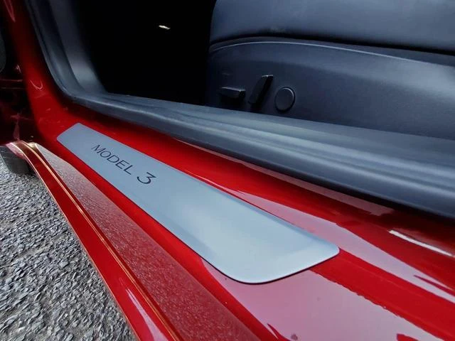 Tesla MODEL 3 58