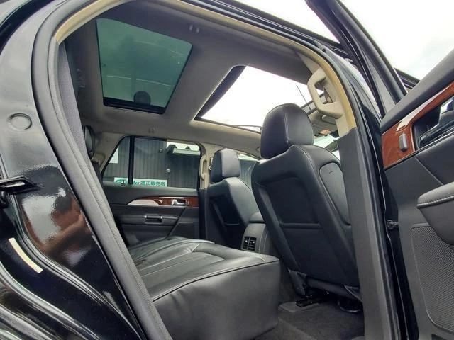 Lincoln MKX 32