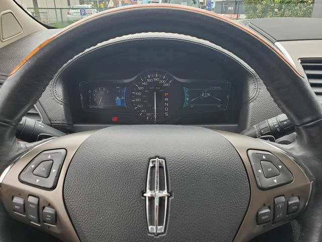 Lincoln MKX 37