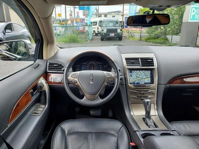 Lincoln MKX 27