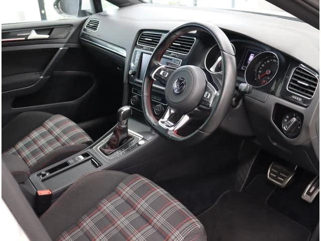 Volkswagen GOLF 5