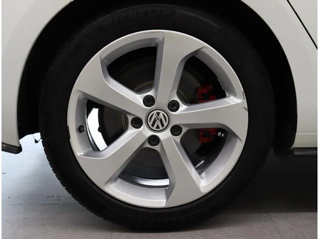 Volkswagen GOLF 38