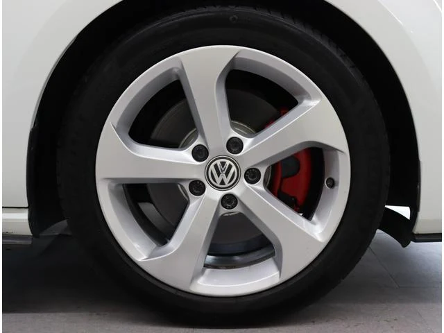 Volkswagen GOLF 37