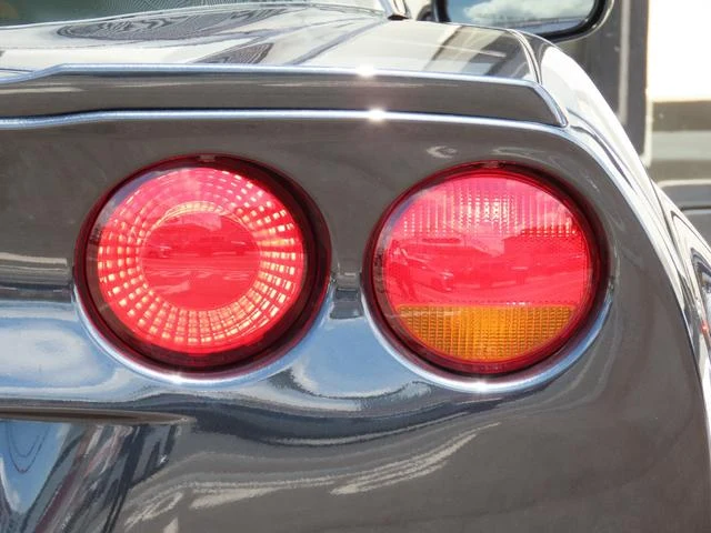 Chevrolet CORVETTE 18