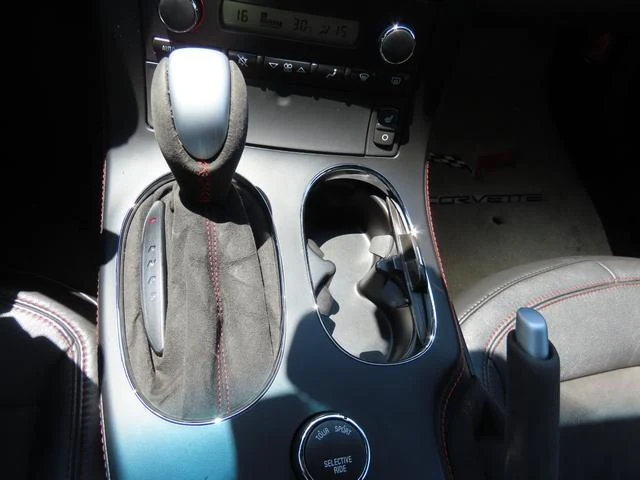Chevrolet CORVETTE 13