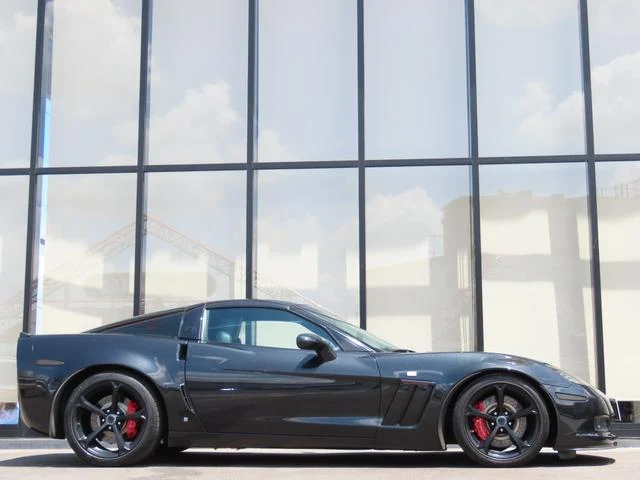 Chevrolet CORVETTE 8