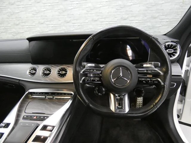 MERCEDES AMG GT 9