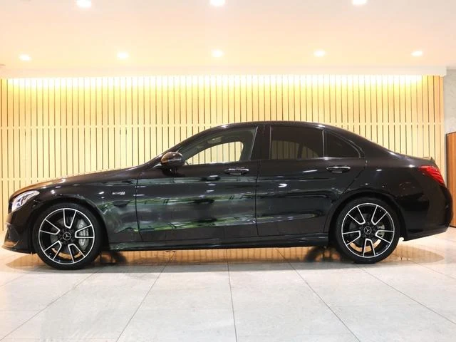MERCEDES AMG C-CLASS 6