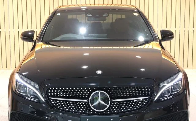 MERCEDES AMG C-CLASS 4