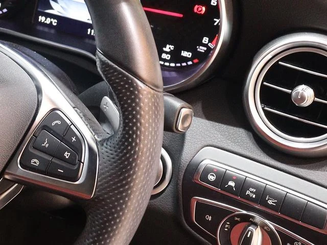 MERCEDES AMG C-CLASS 52