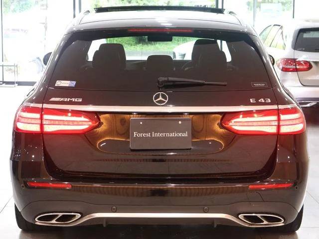 MERCEDES AMG E-CLASS 4