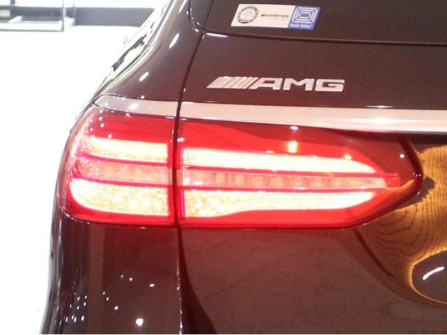 MERCEDES AMG E-CLASS 37
