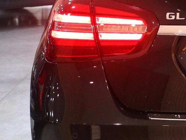 MERCEDES BENZ GLA-CLASS 37