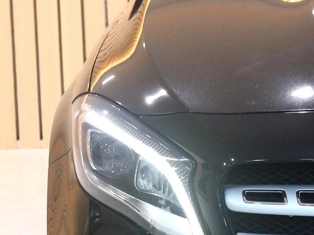 MERCEDES BENZ GLA-CLASS 30