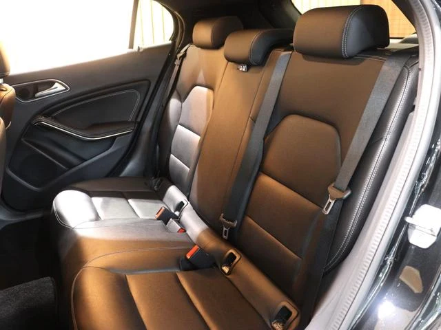 MERCEDES BENZ GLA-CLASS 13