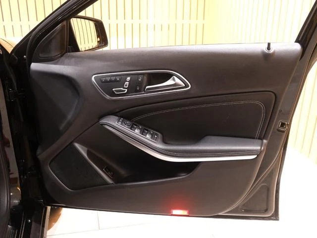 MERCEDES BENZ GLA-CLASS 15