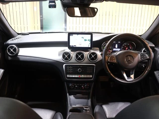 MERCEDES BENZ GLA-CLASS 11