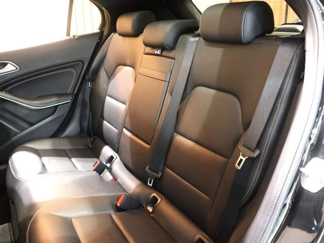 MERCEDES BENZ GLA-CLASS 13