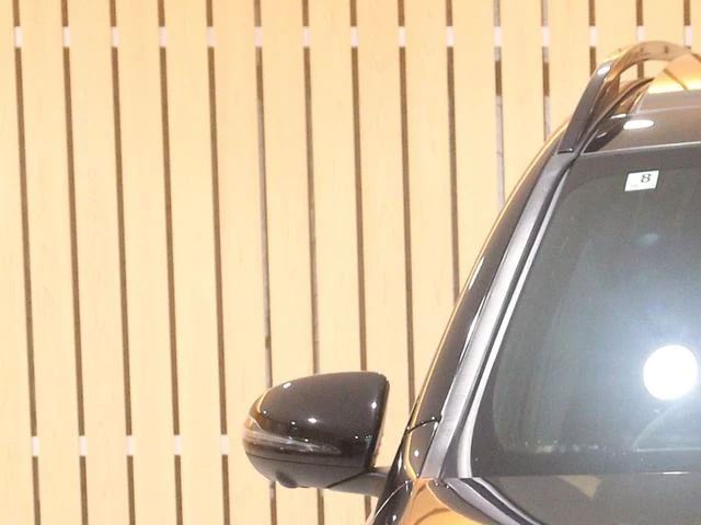 MERCEDES AMG GLB 28