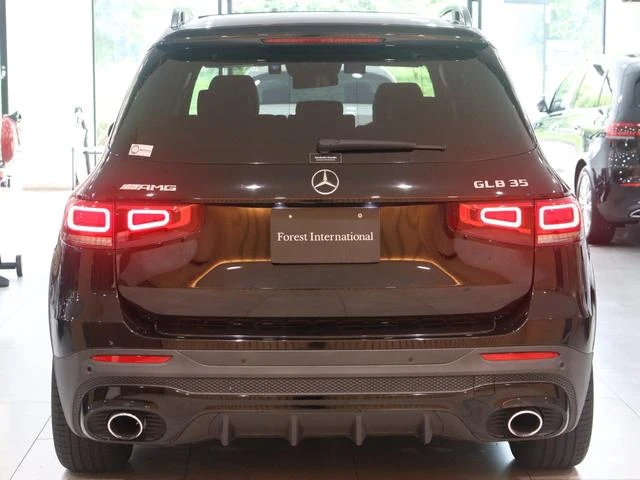 MERCEDES AMG GLB 4