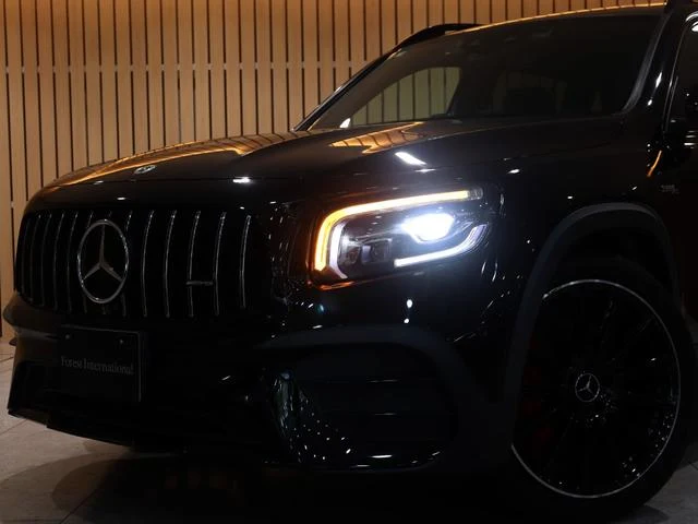 MERCEDES AMG GLB 8