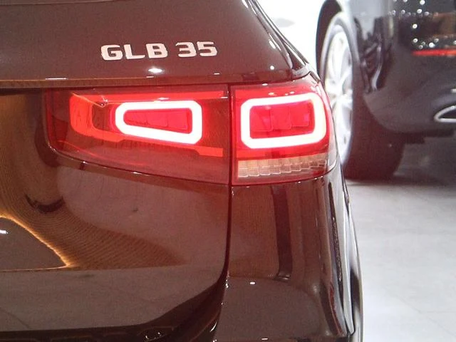 MERCEDES AMG GLB 42