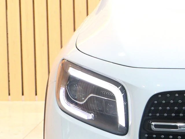 MERCEDES BENZ GLB 32