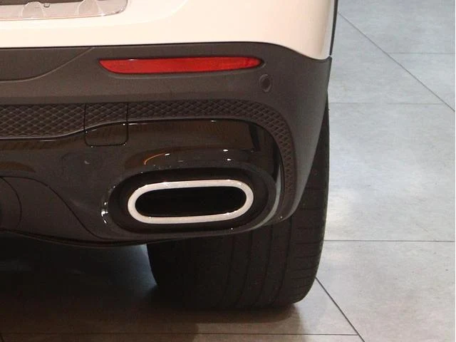 MERCEDES BENZ GLB 46