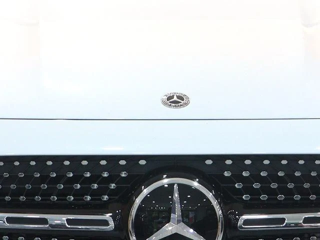 MERCEDES BENZ GLB 33
