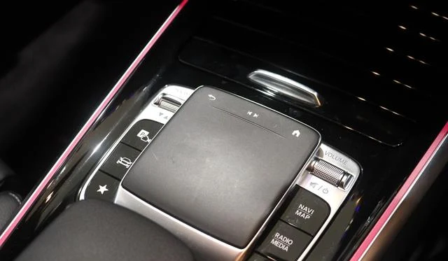 MERCEDES BENZ GLB 24