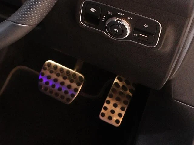 MERCEDES BENZ GLB 56