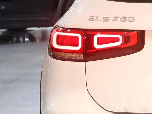 MERCEDES BENZ GLB 41
