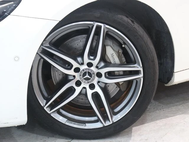 MERCEDES BENZ E-CLASS 8