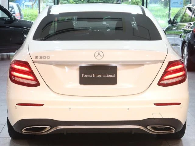 MERCEDES BENZ E-CLASS 4