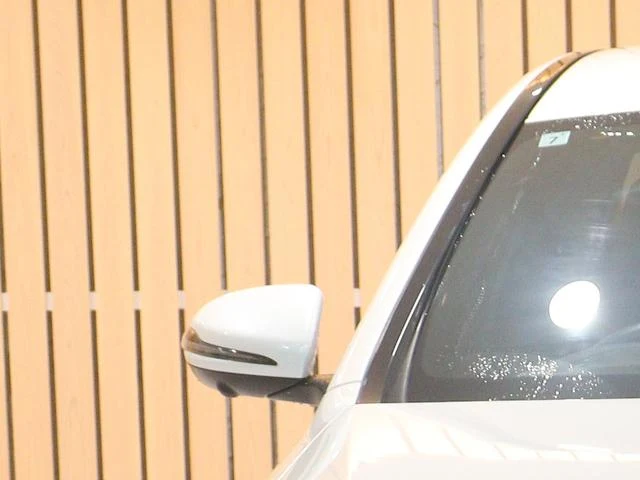 MERCEDES BENZ E-CLASS 28