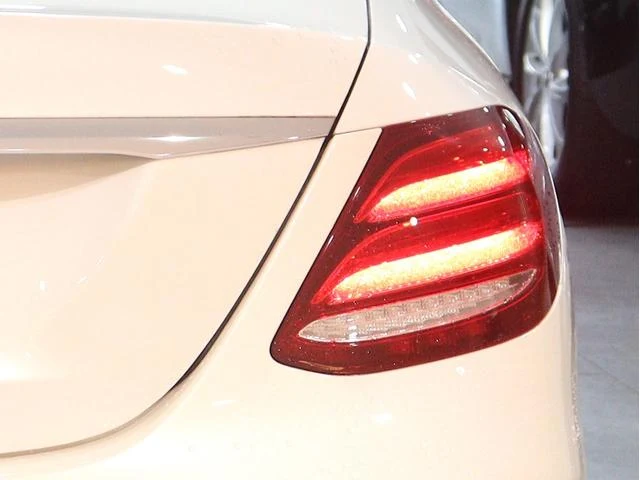 MERCEDES BENZ E-CLASS 42