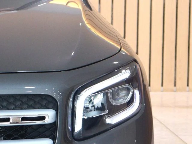 MERCEDES BENZ GLB 33