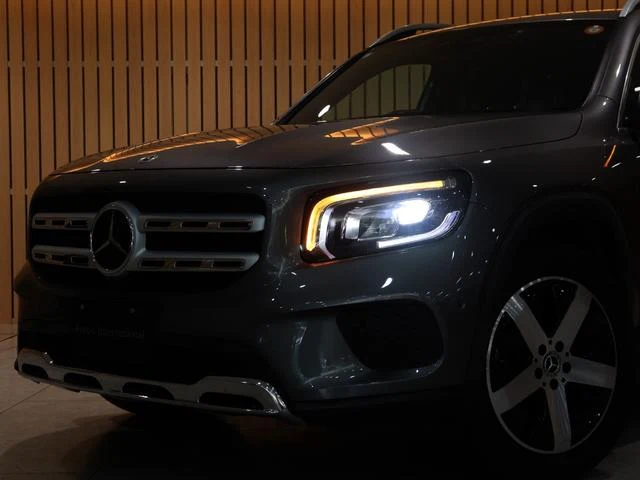 MERCEDES BENZ GLB 8