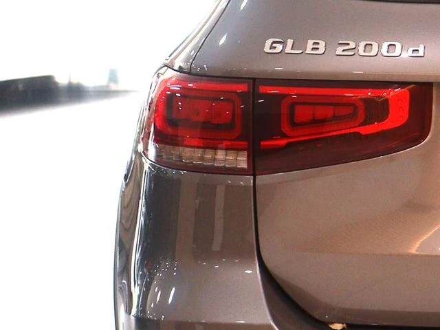 MERCEDES BENZ GLB 40