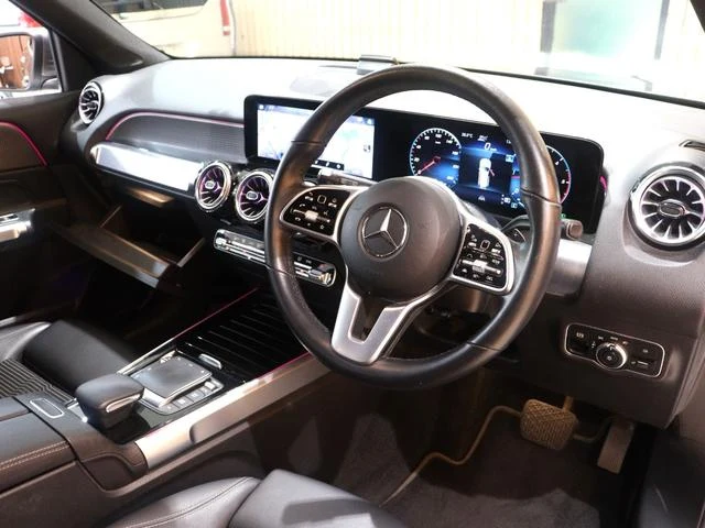 MERCEDES BENZ GLB 10