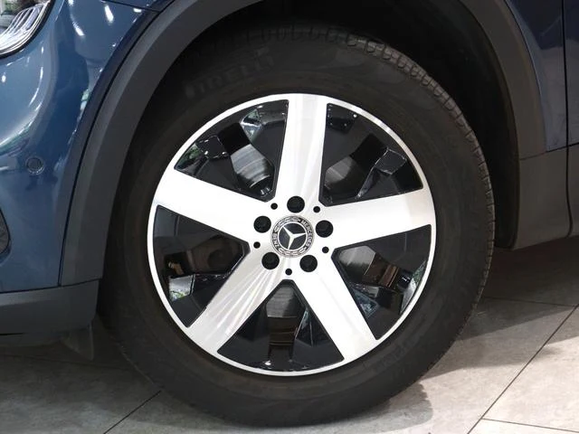 MERCEDES BENZ GLB 9