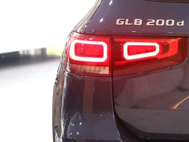 MERCEDES BENZ GLB 41