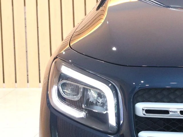 MERCEDES BENZ GLB 32