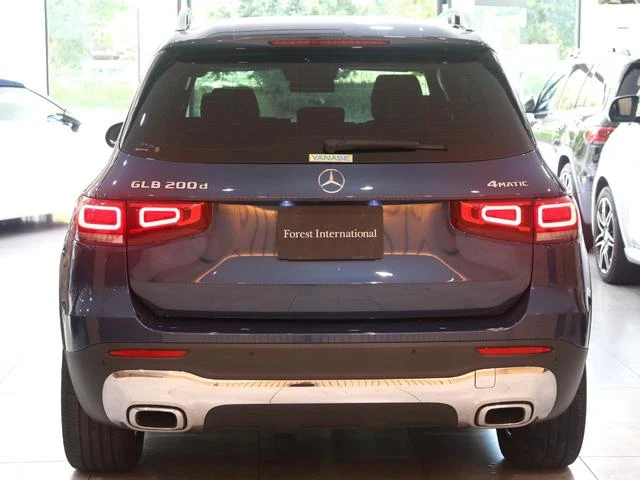 MERCEDES BENZ GLB 4