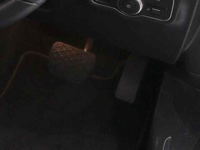 MERCEDES BENZ GLB 56