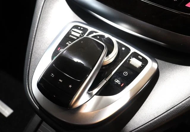 MERCEDES BENZ V-CLASS 71