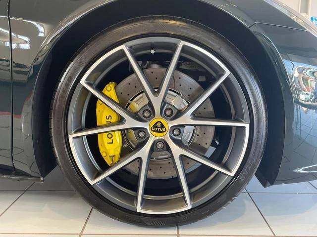 Lotus EMIRA 19