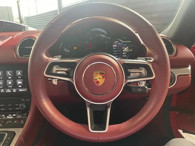 Porsche 718 33
